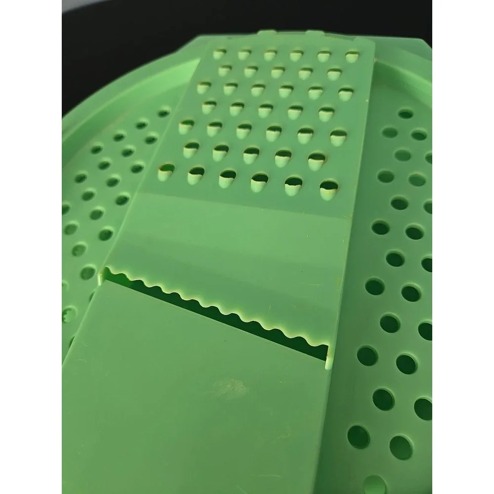 Vintage Tupperware Jadite Green Lettuce/Cheese Grater  w/ bowl‎